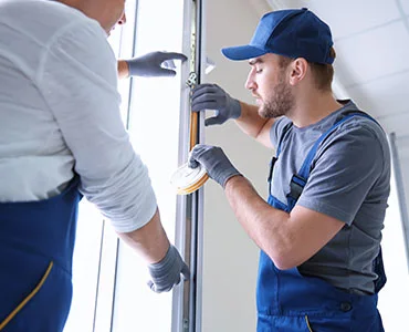glass repair experts in Four Corners, FL