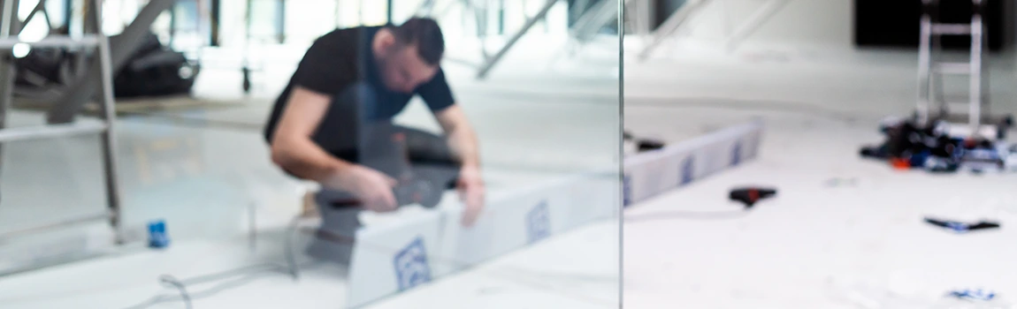 Emergency Commercial Glass Repair in Four Corners, FL