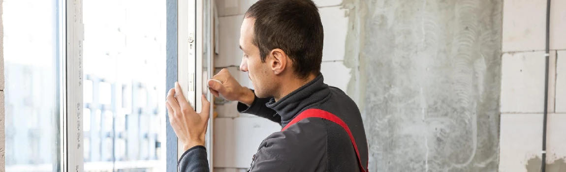 Emergency Cracked Windows Repair Services in Four Corners, FL